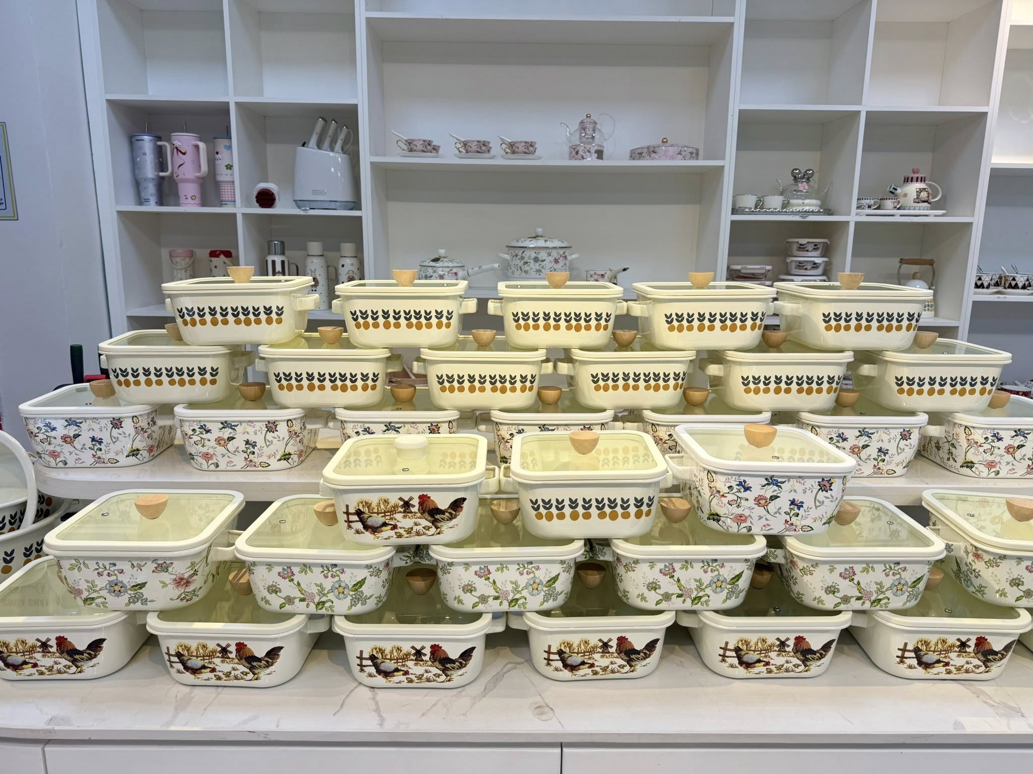 561216187 24775974148750421 3988282603201223144 N